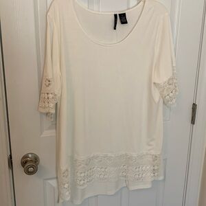 Women’s New Directions Lace Sleeve tunic topSize XL